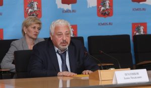 Заместитель мэра Москвы по вопросам социального развития Леонид Печатников говорит о состоянии системы здравоохранения в столице. Фото: Информационный центр Правительства Москвы Заместитель мэра Москвы по вопросам социального развития Леонид Печатников говорит о состоянии системы здравоохранения в столице. Фото: Информационный центр Правительства Москвы