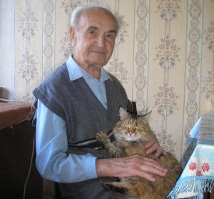 2010 год. Степан Саблуков дома с котом Кисаном. Фото: из личного архива