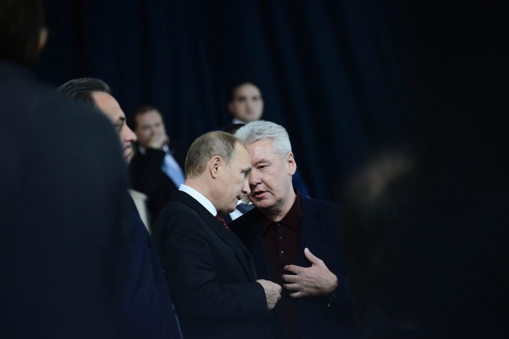 Владимир Путин и Сергей Собянин ознакомились с экспозицией в «Манеже»