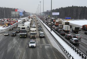 В ЦОДД попросили водителей Москвы пересесть на метро из-за непогоды