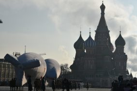 Теплую погоду и осадки пообещали в Москве