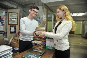 Рособрнадзор отозвал лицензию у института иностранных языков. Фото: архив, "Вечерняя Москва" Рособрнадзор отозвал лицензию у института иностранных языков. Фото: архив, "Вечерняя Москва"