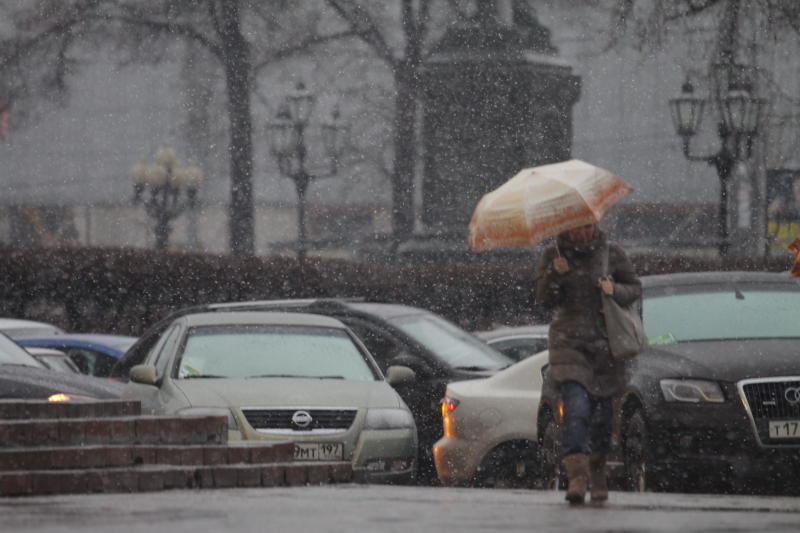 Москве пообещали снежные заносы на конец недели