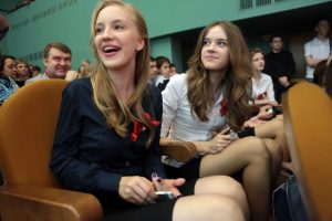 Ученицы из Орехова-Борисова Южного и Нагатинского Затона стали победительницами конкурса «Лидер УС». Фото: архив, «Вечерняя Москва» Ученицы из Орехова-Борисова Южного и Нагатинского Затона стали победительницами конкурса «Лидер УС». Фото: архив, «Вечерняя Москва»