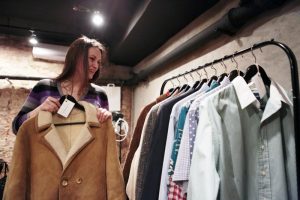 Благотворительная акция по раздаче теплой одежды и обуви пройдет в Донском монастыре в эту субботу. Фото: архив, «Вечерняя Москва» Благотворительная акция по раздаче теплой одежды и обуви пройдет в Донском монастыре в эту субботу. Фото: архив, «Вечерняя Москва»