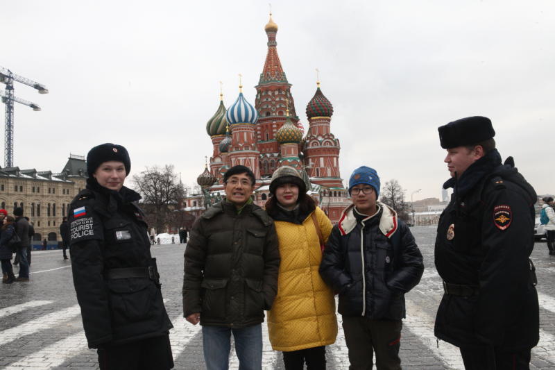 Дополнительные наряды туристической полиции выделили для парка «Зарядье» в Москве