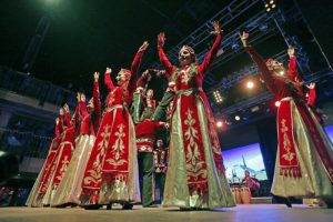 Калейдоскоп культур разных народов мира представят коллективы Культурного центра «Дружба» в канун Дня народного единства. Фото: архив, «Вечерняя Москва» Калейдоскоп культур разных народов мира представят коллективы Культурного центра «Дружба» в канун Дня народного единства. Фото: архив, «Вечерняя Москва»
