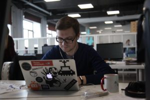 Прогуляться по Царицыну и услышать истории его старожилов можно будет не выходя из дома в рамках онлайн-проекта, запущенного музеем-заповедником. Фото: архив, «Вечерняя Москва» Прогуляться по Царицыну и услышать истории его старожилов можно будет не выходя из дома в рамках онлайн-проекта, запущенного музеем-заповедником. Фото: архив, «Вечерняя Москва»