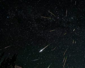 Ежегодно Земля попадает в рой частиц кометы Туттля. Фото: Пресс-служба Московского планетария