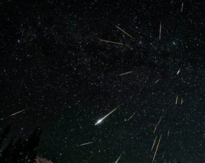 Жители Москвы увидят последний звездопад 2017 года