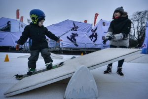 Тверская улица станет пешеходной в праздничные дни. Фото: архив, "Вечерняя Москва" Спортивный инвентарь установят на новогодних площадках. Фото: архив, "Вечерняя Москва"