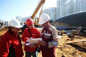 Застройщику необходимо уложиться менее чем в 2 года. Фото: Антон Гердо