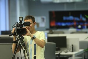 Лекцию о кинопродюсировании и том, как работать в команде, прочтут в Культурном центре «ЗИЛ». Фото: Антон Гердо, «Вечерняя Москва» Лекцию о кинопродюсировании и том, как работать в команде, прочтут в Культурном центре «ЗИЛ». Фото: Антон Гердо, «Вечерняя Москва»