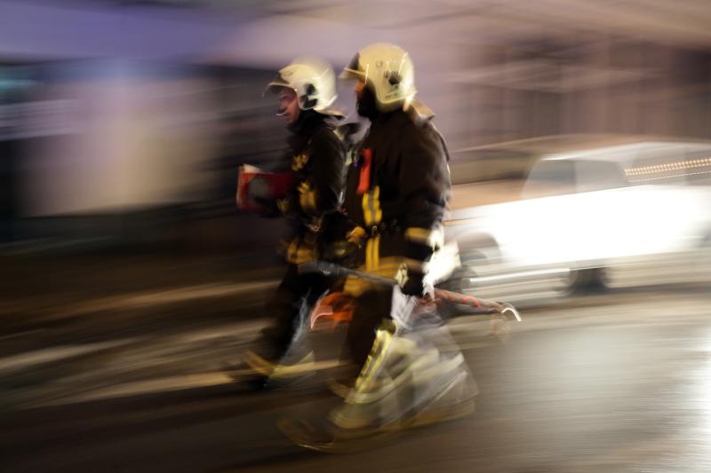 Спасатели МЧС ликвидировали пожар на юге Москвы