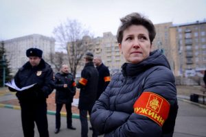 Полицейские, дружинники и сотрудники частных охранных предприятий продежурят на Новый год и Рождество на улицах и в местах публичных гуляний 16 районов Южного округа. Фото: архив, «Вечерняя Москва» Полицейские, дружинники и сотрудники частных охранных предприятий продежурят на Новый год и Рождество на улицах и в местах публичных гуляний 16 районов Южного округа. Фото: архив, «Вечерняя Москва»