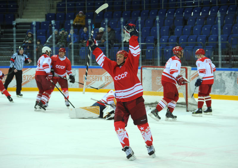 Победы сборных СССР и России по хоккею вспомнят на выставке в «Парке легенд»