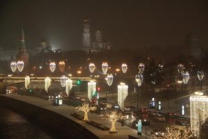 Высота сугробов достигла 7-10 сантиметров. Фото: Павел Волков