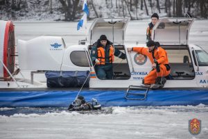 В зимний период безопасность на воде обеспечат московские спасатели. Фото: предоставлено Управлением по ЮАО Департамента ГОЧСиПБ