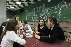 Три новых ресторана вместо школьных столовых открылось в образовательных организациях Южного округа. Фото: архив, «Вечерняя Москва» Три новых ресторана вместо школьных столовых открылось в образовательных организациях Южного округа. Фото: архив, «Вечерняя Москва»