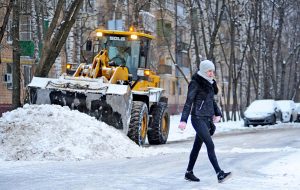 Высота сугробов в Москве достигла максимума за зиму