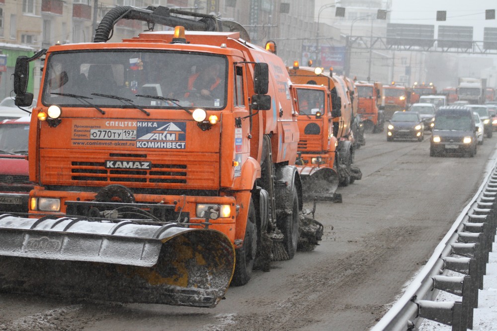 Московских водителей предупредили о снегопаде и призвали пересесть на общественный транспорт