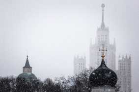 Самый сильный снегопад с начала зимы зафиксировали в Москве