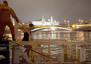 В Департаменте напомнили о необходимости соблюдать правила безопасности при купании. Фото: "Вечерняя Москва"