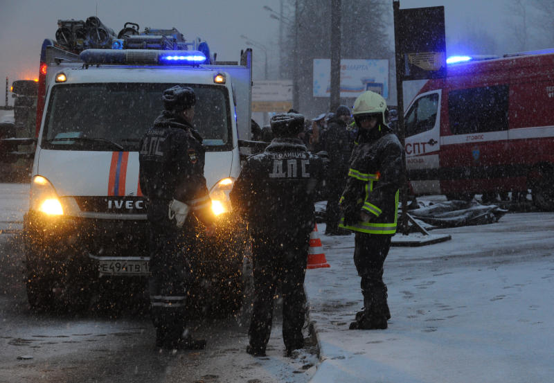 Полиция выехала на место аварии с участием автобуса в Юго-Западном округе Москвы