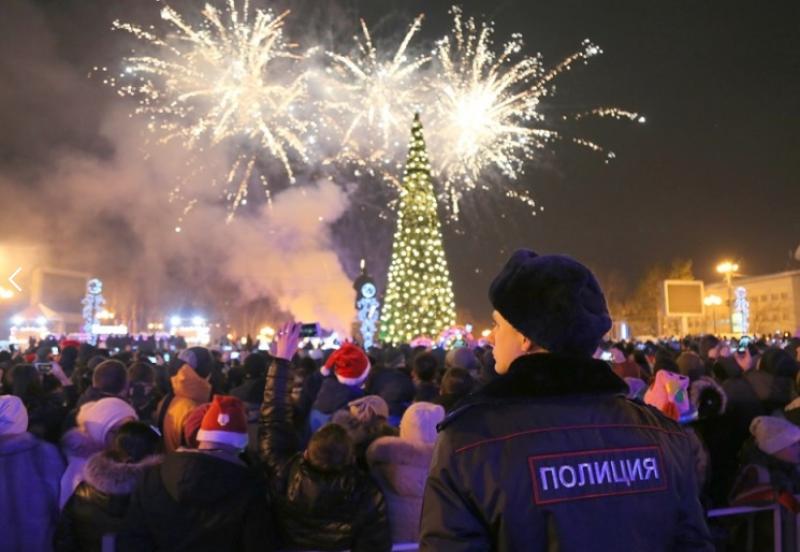 Почти 5 тысяч сотрудников правопорядка обеспечили безопасность на Рождество в Москве