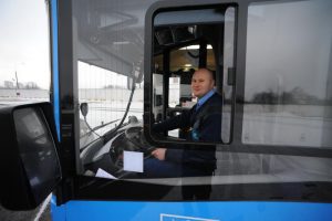 В ЮАО ввели изменения в порядок остановок ряда автобусов. Фото: Александр Кожохин, «Вечерняя Москва»