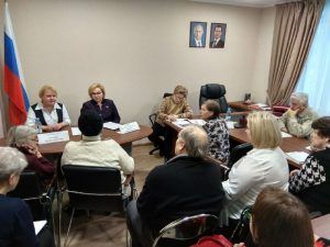 Новый закон № 217-ФЗ обсудили на круглом столе в приемной депутата Госдумы Любови Духаниной. Фото: Алена Липатникова Новый закон № 217-ФЗ обсудили на круглом столе в приемной депутата Госдумы Любови Духаниной. Фото: Алена Липатникова