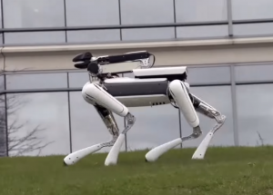 "Умная" машина постоянно совершенствуется. Фото: скриншот Spot Mini Robot Dog, YouTube