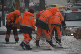 Максимальное количество спецтехники привлекли для уборки снега в Москве