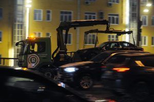 Утром в понедельник дороги были спасены благодаря сознательности водителей. Фото: Александр Кожохин
