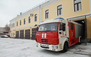 Пожарные спасли пятерых человек из горящей квартиры на юге Москвы. Фото: архив, «Вечерняя Москва»