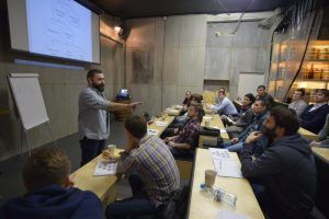 Мастер-класс по жестикуляции оратора проведут в библиотеке №151. Фото: Александр Казаков, «Вечеряя Москва» Мастер-класс по жестикуляции оратора проведут в библиотеке №151. Фото: Александр Казаков, «Вечеряя Москва»