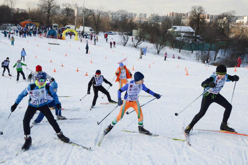 Более 2 000 человек приняло участие в «Лыжне России» в ЮАО