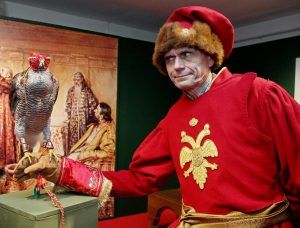 В «Коломенском» для посетителей праздника ко Дню Святого мученика Трифона-сокольника выступят дрессированные кречеты. Фото: Антон Гердо, «Вечерняя Москва» В «Коломенском» для посетителей праздника ко Дню Святого мученика Трифона-сокольника выступят дрессированные кречеты. Фото: Антон Гердо, «Вечерняя Москва»