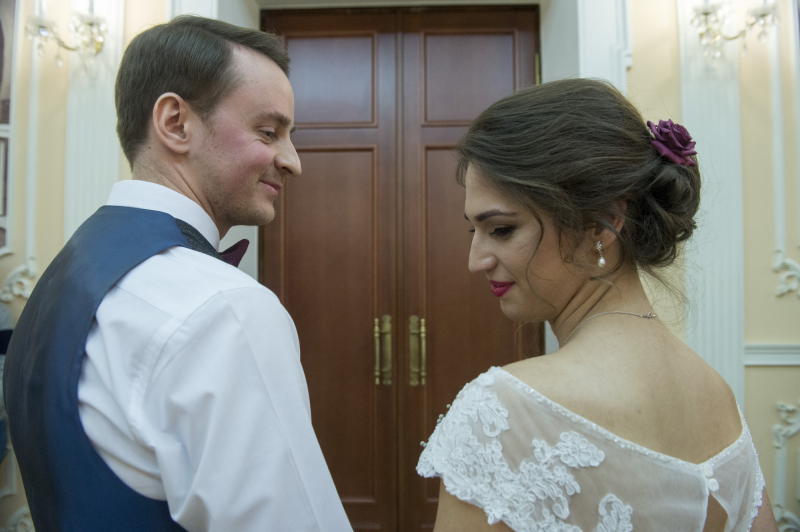 Музеи-заповедники «Царицыно» и «Коломенское» стали самыми популярными местами для свадеб летом