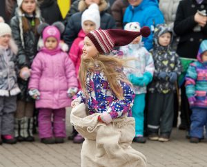 Для жителей ЮАО организуют и прыжки в мешках. Фото: Shutterstock