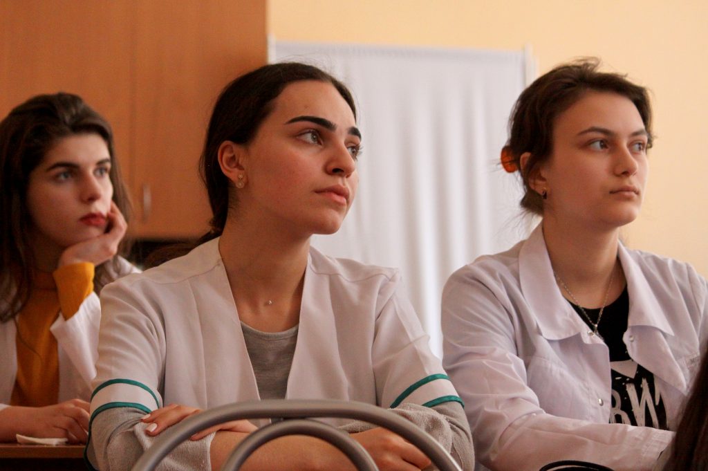 «Медицинский институт»: как в Бирюлеве готовят медиков со школьной скамьи