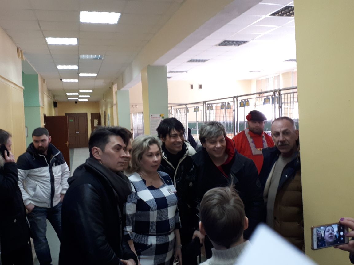 Группа «НА-НА» посетила еще один избирательный участок в Южном округе