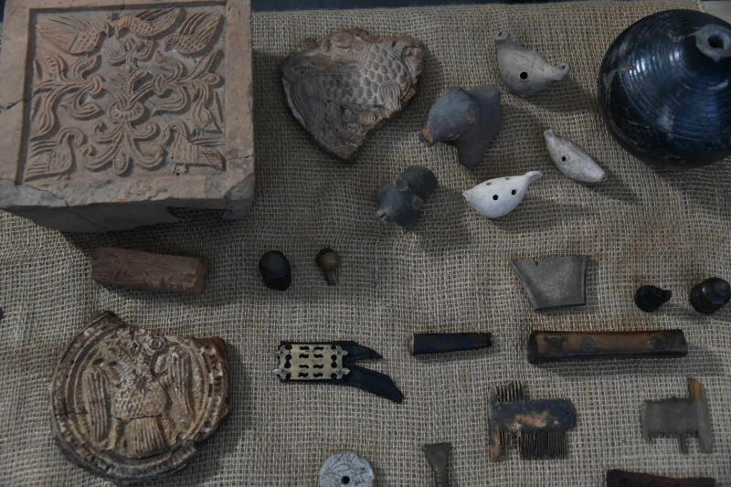 Археологи нашли 140 артефактов во время раскопок на набережной Москвы