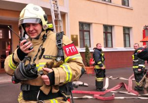 Основными причинами пожаров по-прежнему является неосторожное обращение с огнем и техническая неисправность электропроводки и электрооборудования. Фото: архив, "Вечерняя Москва"