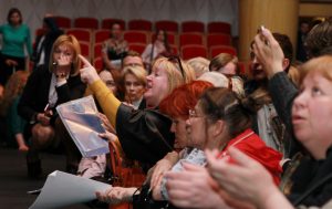 Жители Южного округа задали острые вопросы. Фото: Наталия Нечаева, "Вечерняя Москва"