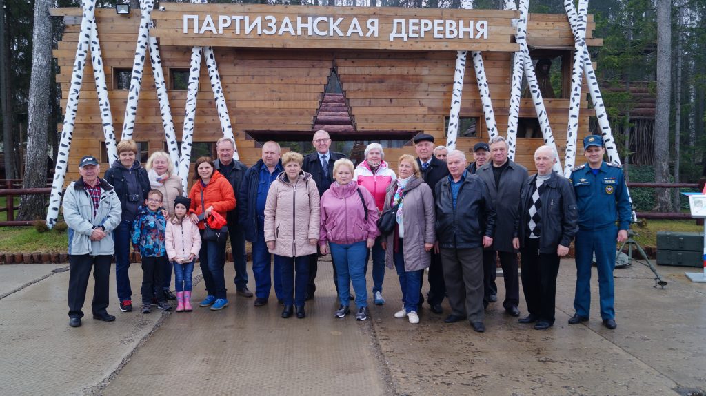 Ветераны пожарной охраны Южного округа столицы побывали на экскурсии в парке «Патриот». Фото:  Пресс-служба Управления по ЮАО Главного Управления МЧС России по г.Москве