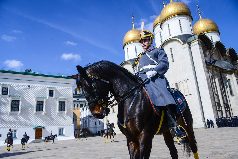 Первую церемонию развода пеших и конных караулов проведут в Кремле 14 апреля