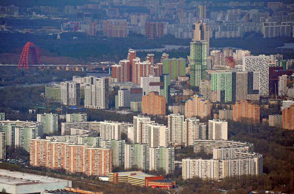 Синоптики: Пятница станет последним «весенним» днем недели в Москве