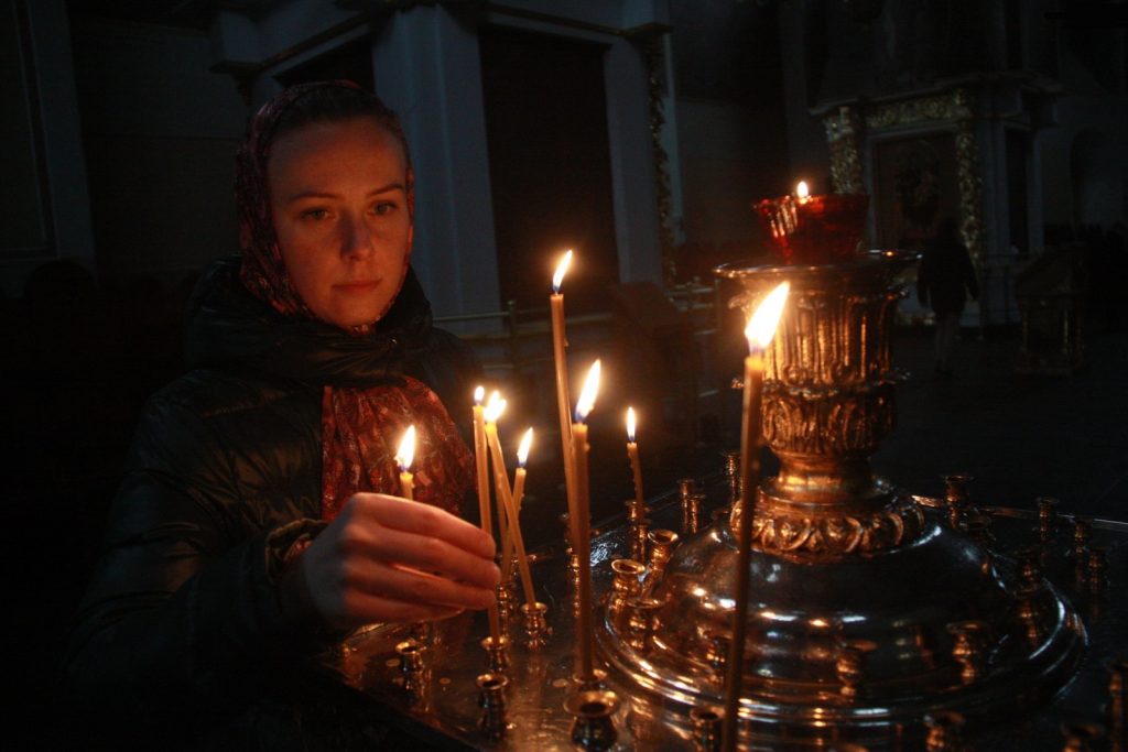 Патриарх Кирилл провел службу в Донском монастыре