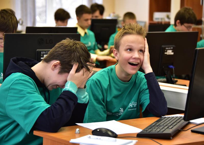 Лагерь для юных программистов открыли в школе №1770